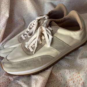 J. Crew Colorblock Trainers Sz
10 Retro Inspired Neutrals